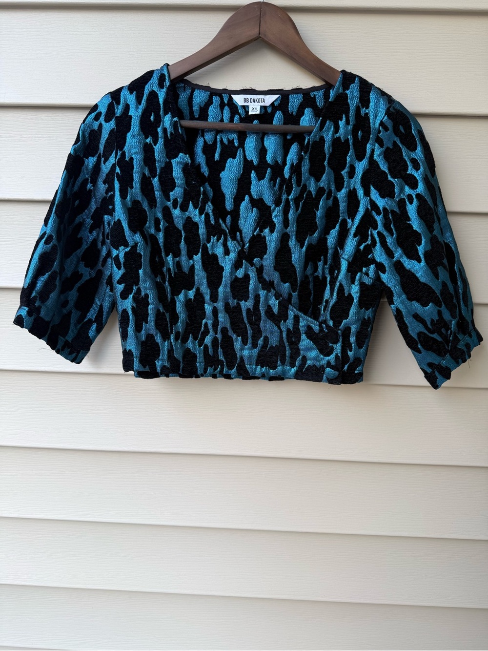 BB Dakota XS Metallic Teal Black Leopard Cropped Wrap Top Puff Sleeve